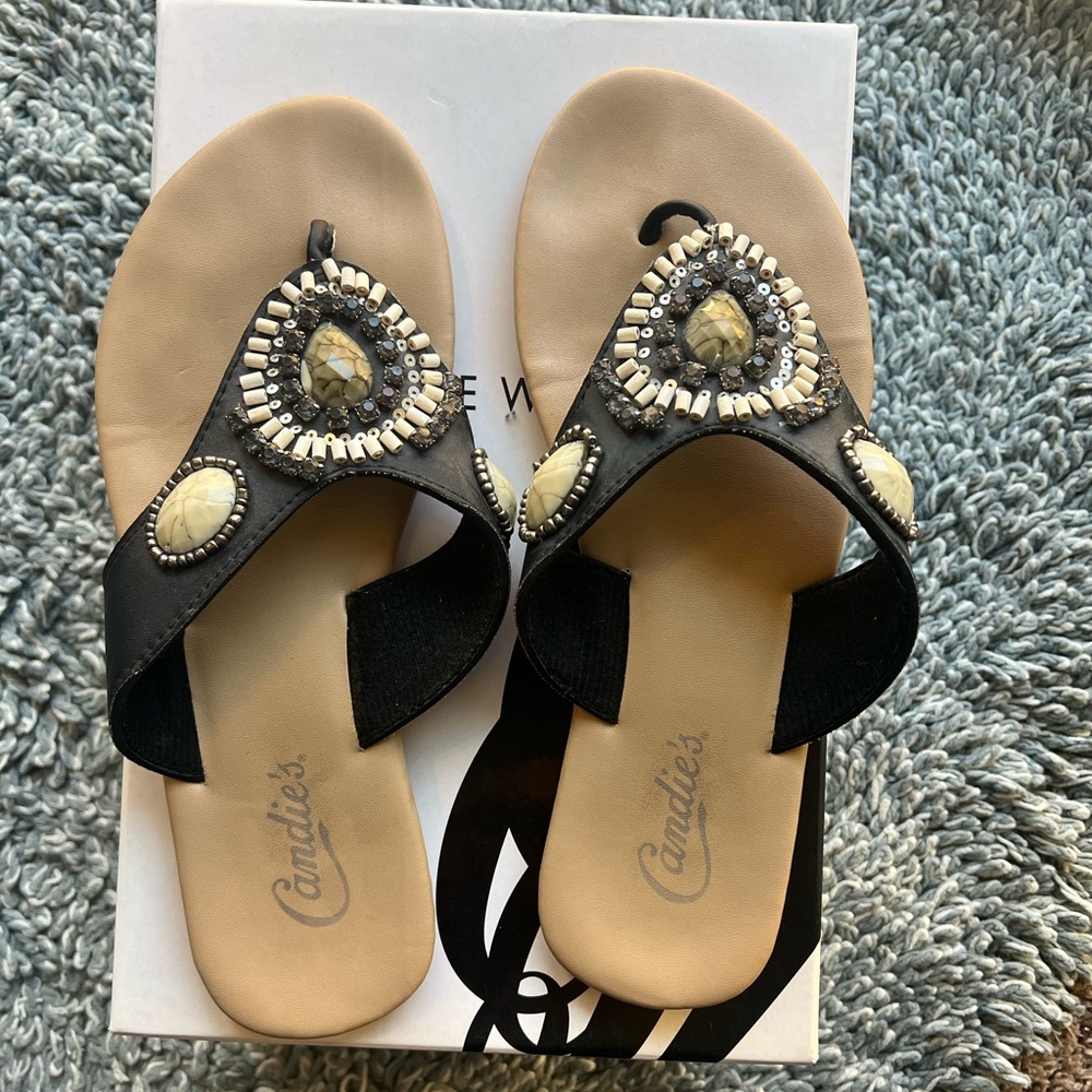 Candie's Elegant Black and Cream Sandals